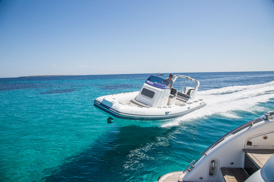 rent boat Brig 780 ibiza