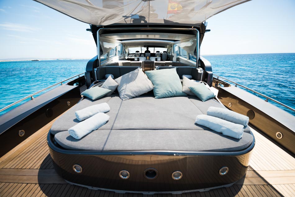 rent boat Leopard 90 ibiza