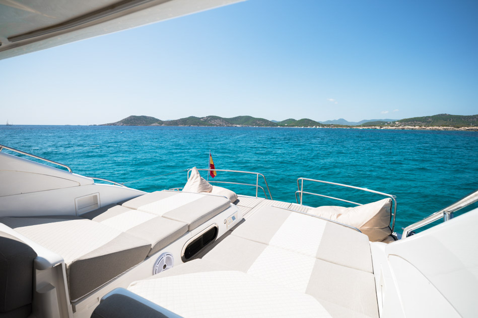 rent boat Princess V65 ibiza