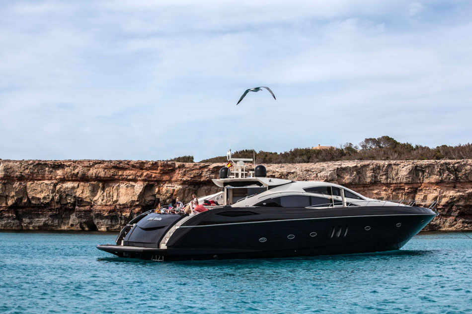 rent boat Sunseeker Predator 82 ibiza