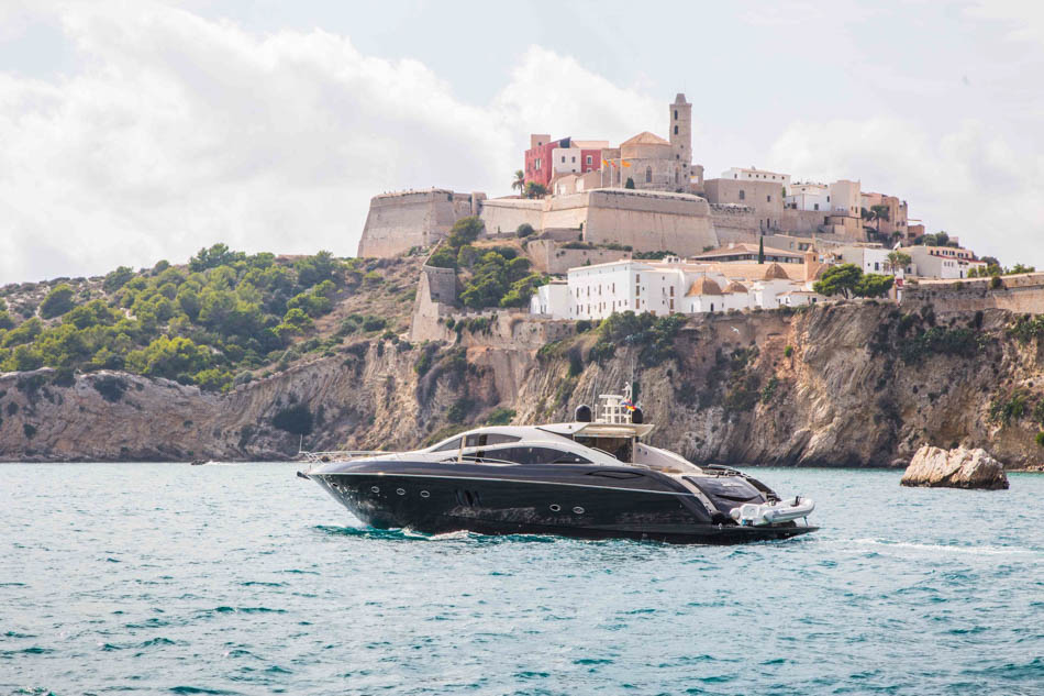 rent boat Sunseeker Predator 82 ibiza