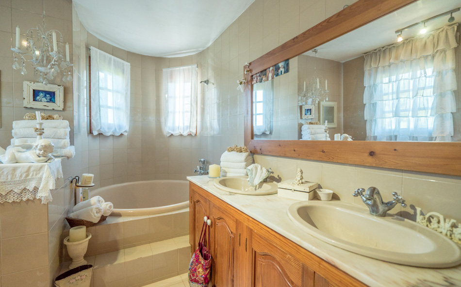 comprar villa Ibiza